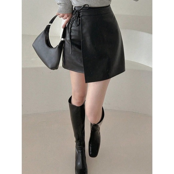 Vegan Leather Wrap Knot Side mini Skirt black minimalist - Picture 5 of 6